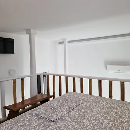Aparthotel Anais *