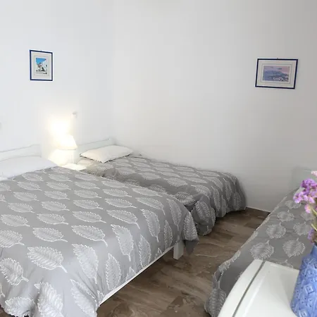 Aparthotel Anais
